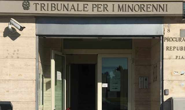 Figli tolti ai genitori, il giudice minorile: L'allontanamento  sempre l'ultima soluzione